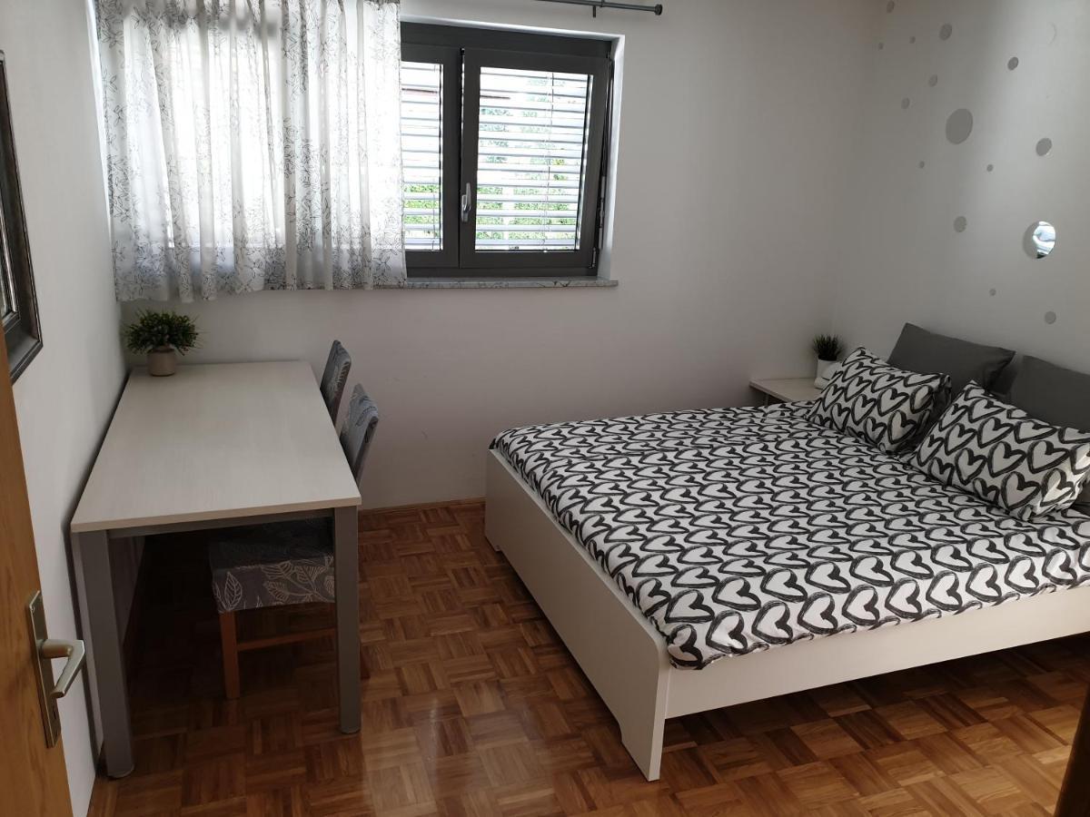 Apartment Emma Ljubljana - Free Parking, Ac, Wifi Luaran gambar