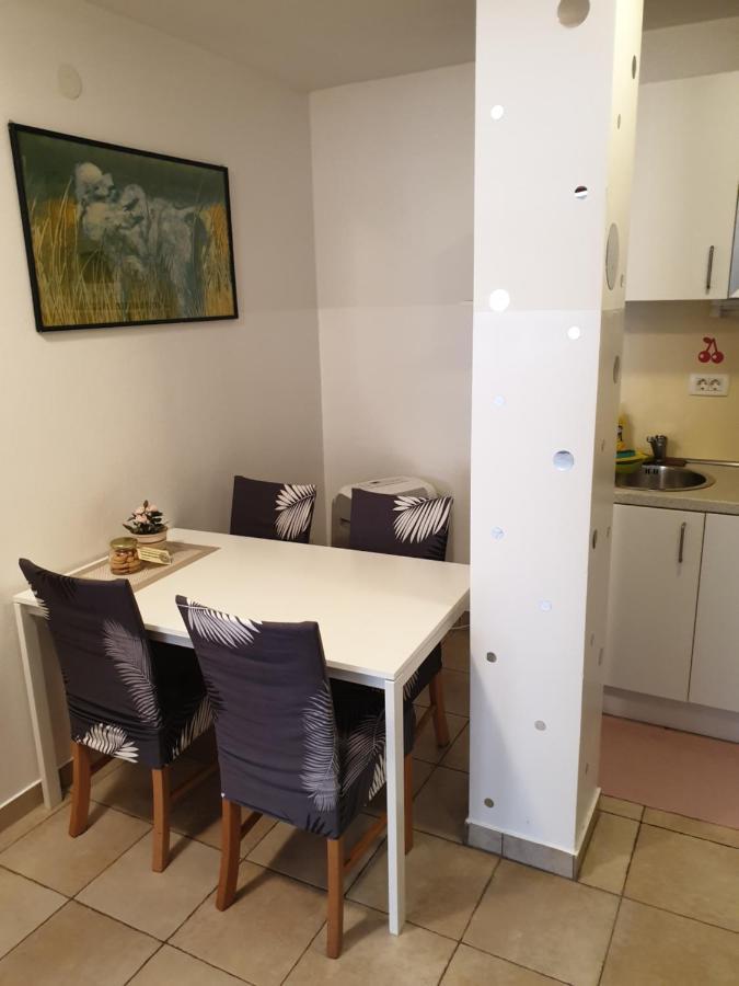 Apartment Emma Ljubljana - Free Parking, Ac, Wifi Luaran gambar
