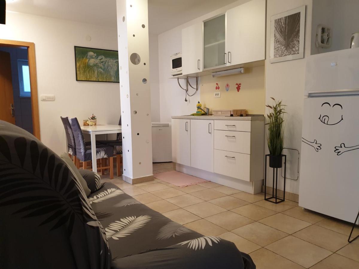 Apartment Emma Ljubljana - Free Parking, Ac, Wifi Luaran gambar