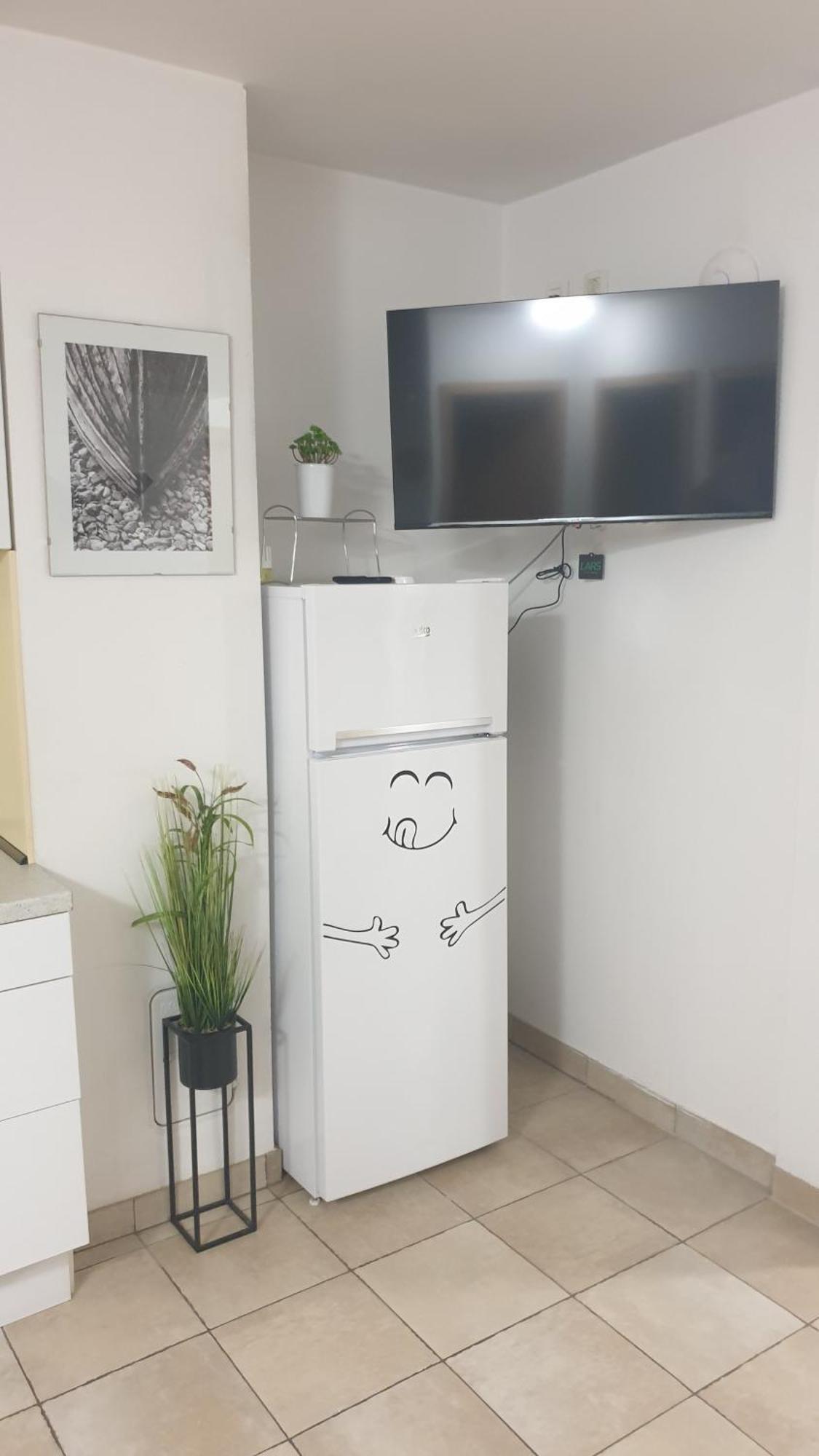 Apartment Emma Ljubljana - Free Parking, Ac, Wifi Luaran gambar